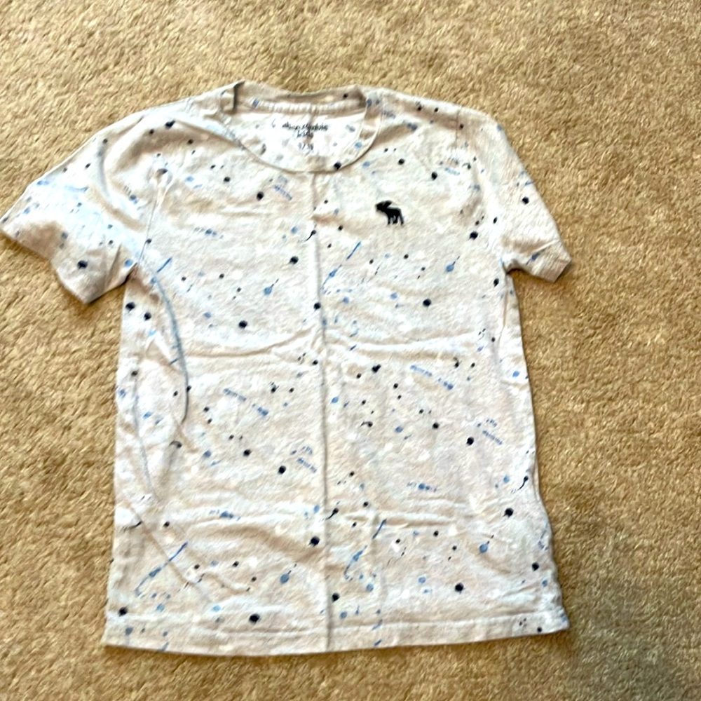 Boys Abercrombie t shirt. Size 9/10.